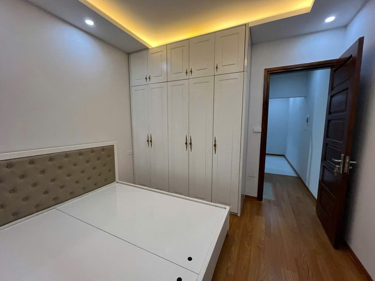 🔥🔥 NHÀ ĐẸP HỒ TÂY - DÒNG TIỀN HIẾM - BAY NHANH TRONG NGÀY 🔥🔥🔥<br><br>NHÀ ĐẸP - DÒNG TIỀN- Lạc Long - Ảnh 2