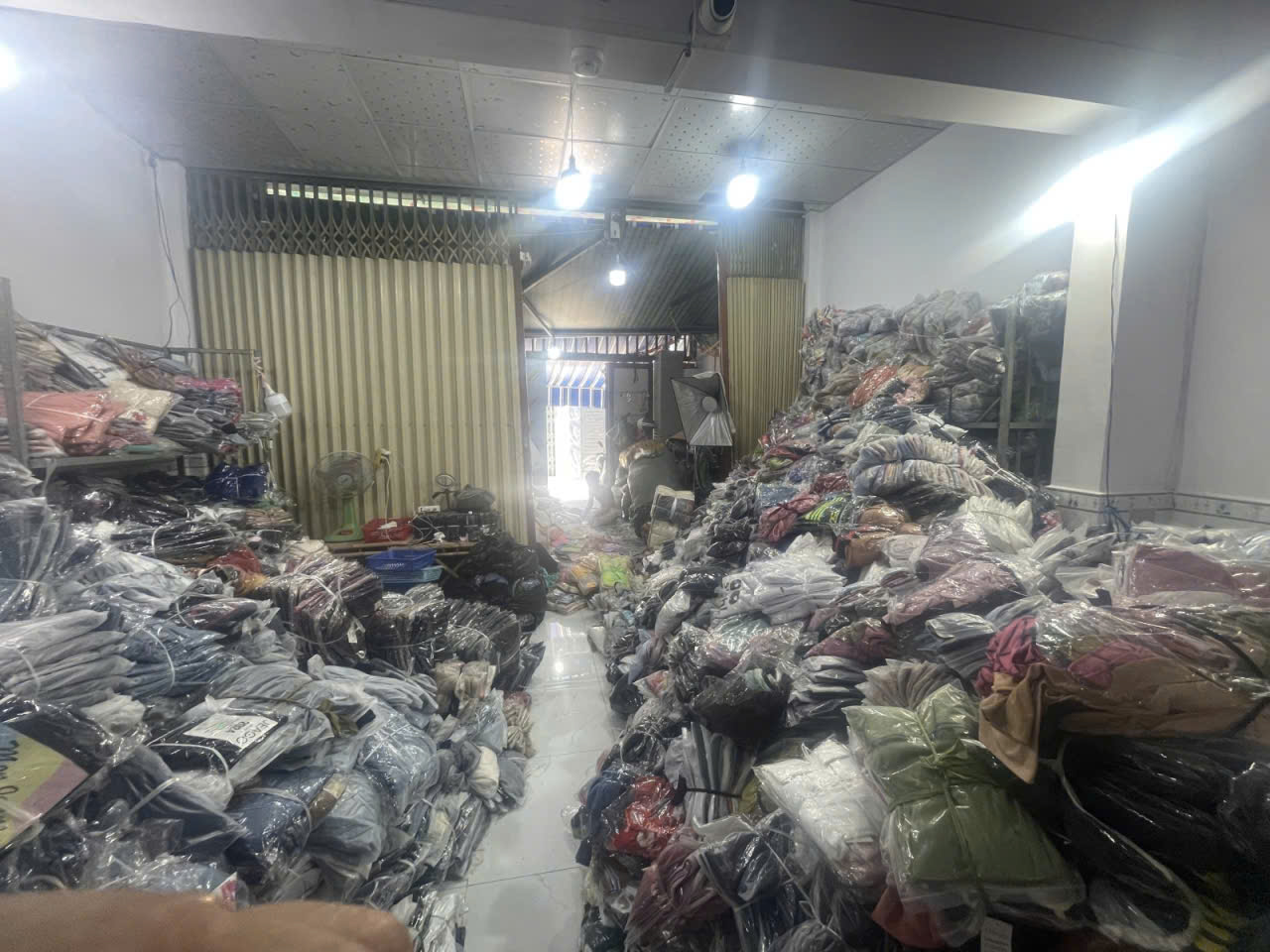 Bán Gấp nhà Tân Kỳ Tân Quý -Bình Tân hẻm 5m thông 131m2,2Tầng 7 tỷ 5 - Ảnh 2