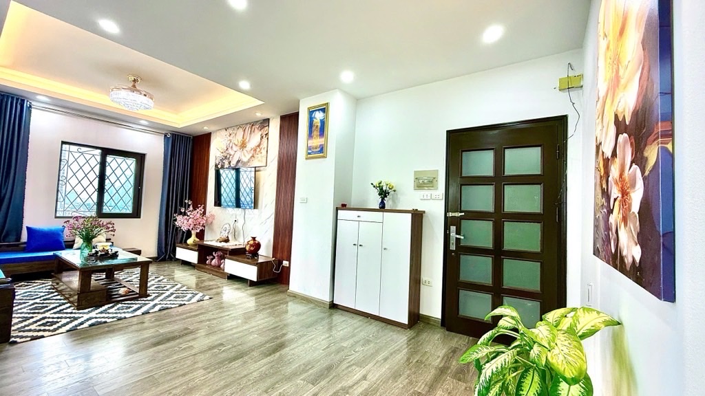 KDT NAM TRUNG YÊN 2 NGỦ 2 WC-NỘI THẤT MỚI TINH- 75M GIÁ CHỈ 6,1 TỶ - Ảnh 3