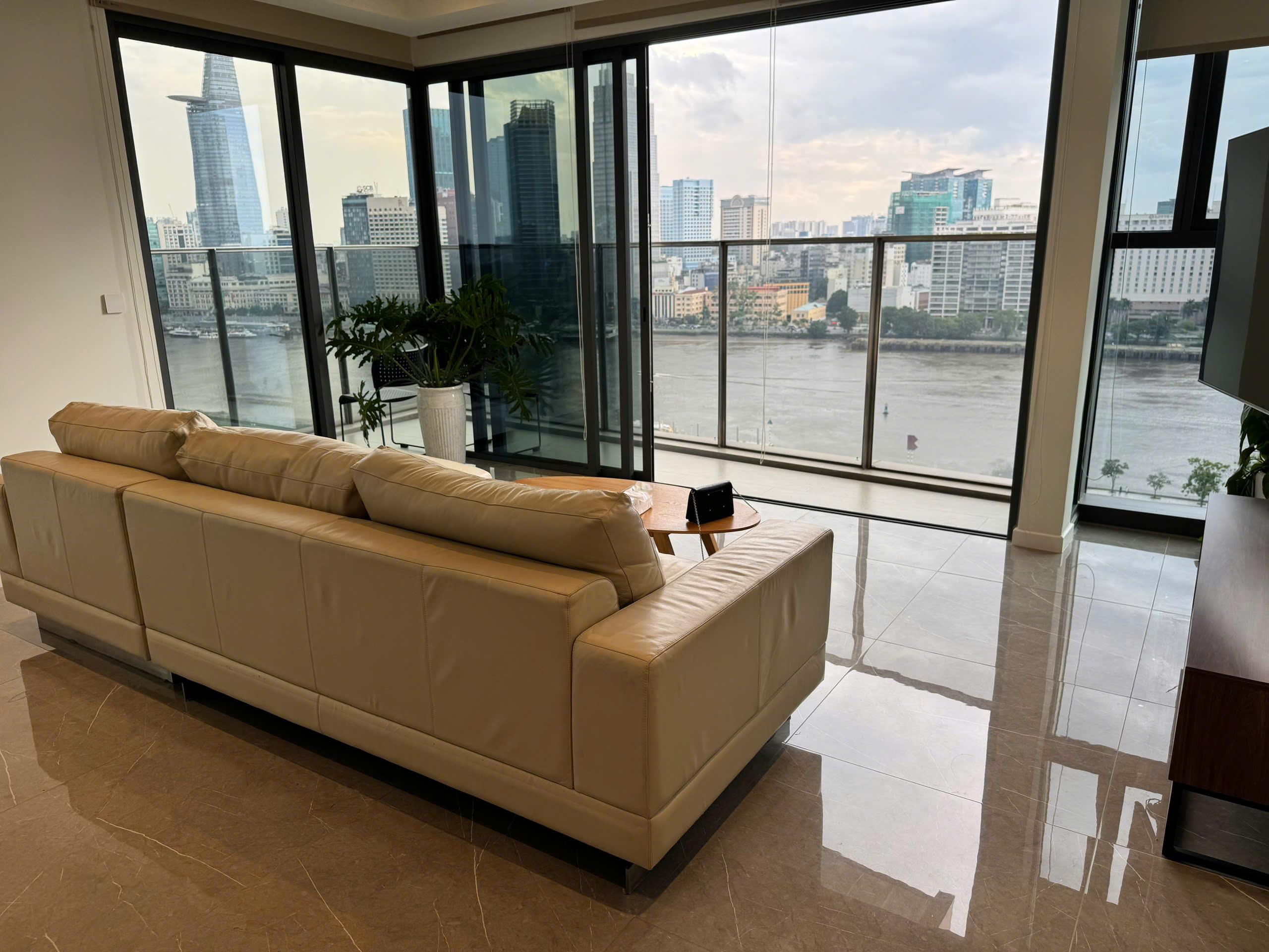 Cho Thuê Căn hộ A10B12 Opera Thủ Thiêm view trực diện Quận 1. - Ảnh 3