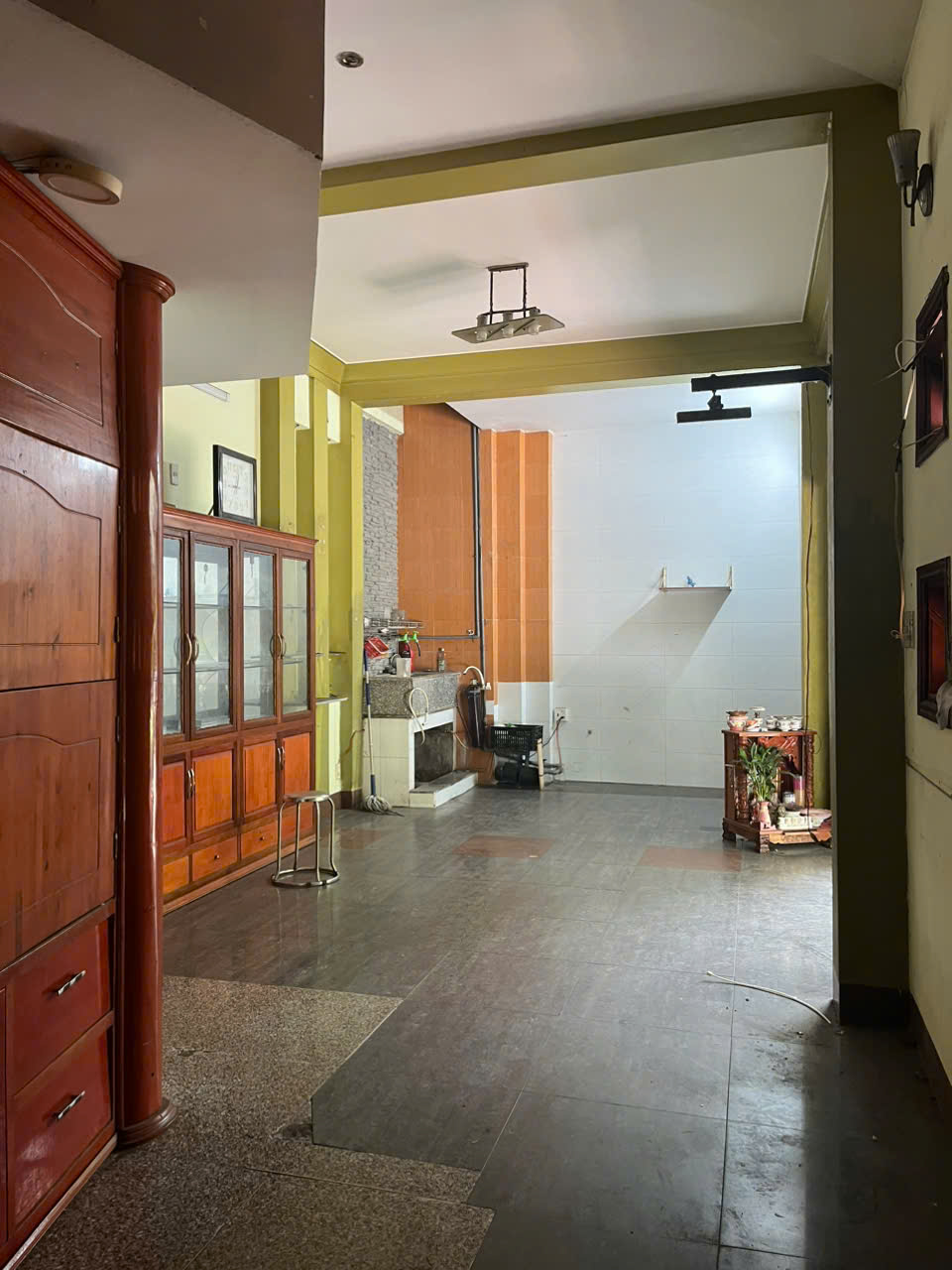 Cho thuê nhà nguyên căn góc đường Hoàng Văn Thụ và đường Thành Thái - Ảnh chính