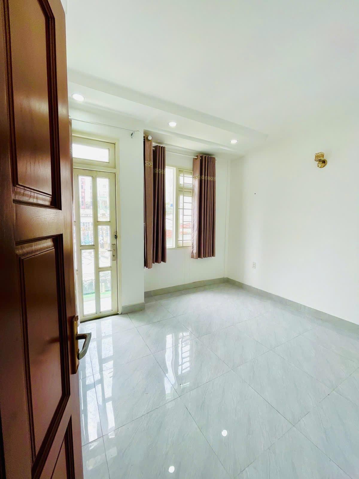!! NHỈNH 8 TỶ_ HHX mới đẹp Gần Mặt Tiền Nguyễn Biểu P. Chợ Quán Q 5 SHR (4.2X13) 4 Tầng - Ảnh 3