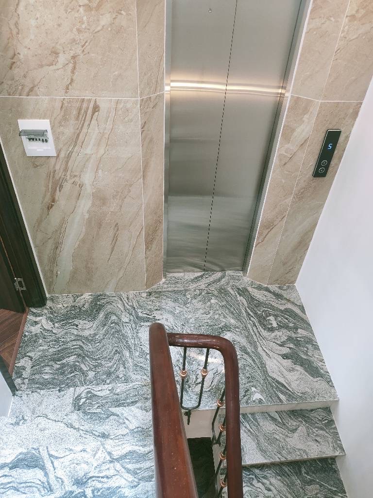 TRẦN DUY HƯNG 40M-13,7 TỶ-LÔ GÓC,THANG MÁY-NGÕ 3M,NỘI THẤT XỊN - Ảnh 4