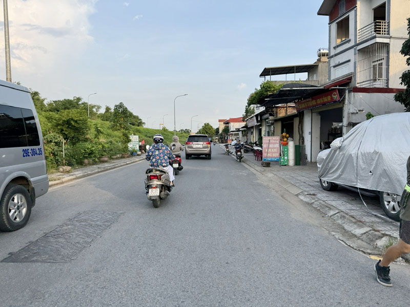 Bán gấp đất 55m2 đường Đê Vàng (Cổ Bi): Mặt tiền 4,16m, kinh doanh sầm uất, ô tô đỗ cửa - Ảnh 3