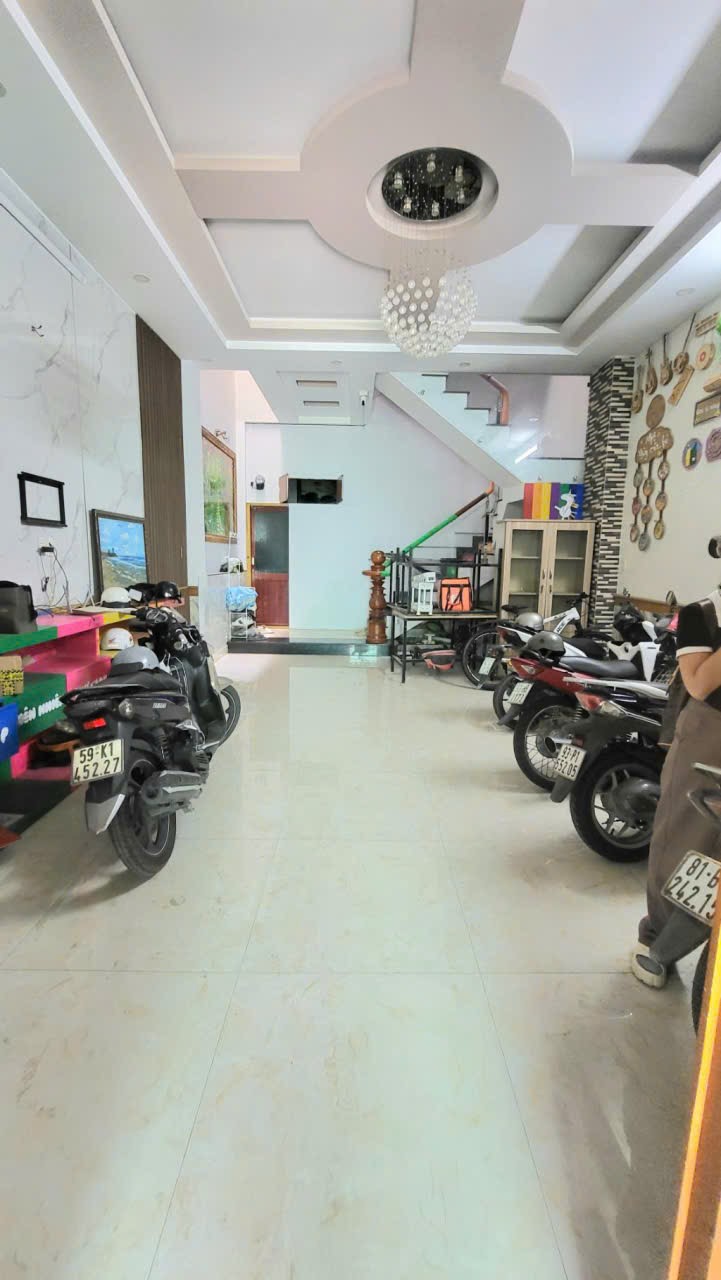 NHÀ B.ÁN - HẺM XE Ô TÔ GẦN MẶT TIỀN - GIÁP NGUYỄN VĂN KHỐI - 85M² - 4 TẦNG CHỈ HƠN 7 TỶ - Ảnh 2