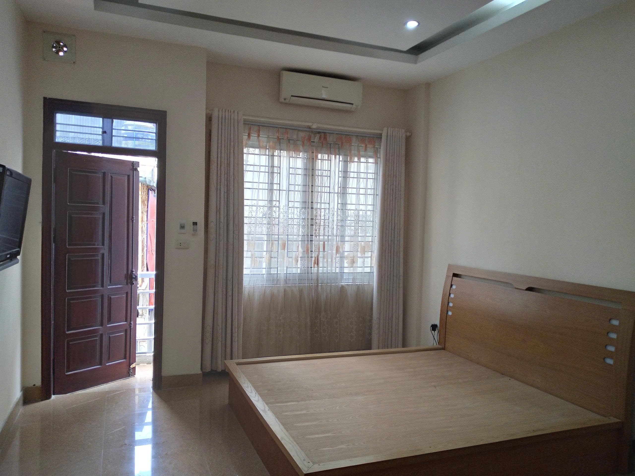 Cho thuê phòng ở tại ngõ 190 Nguyễn Trãi - gần Royal city và Ngã Tư Sở- vào ở ngay - Ảnh chính
