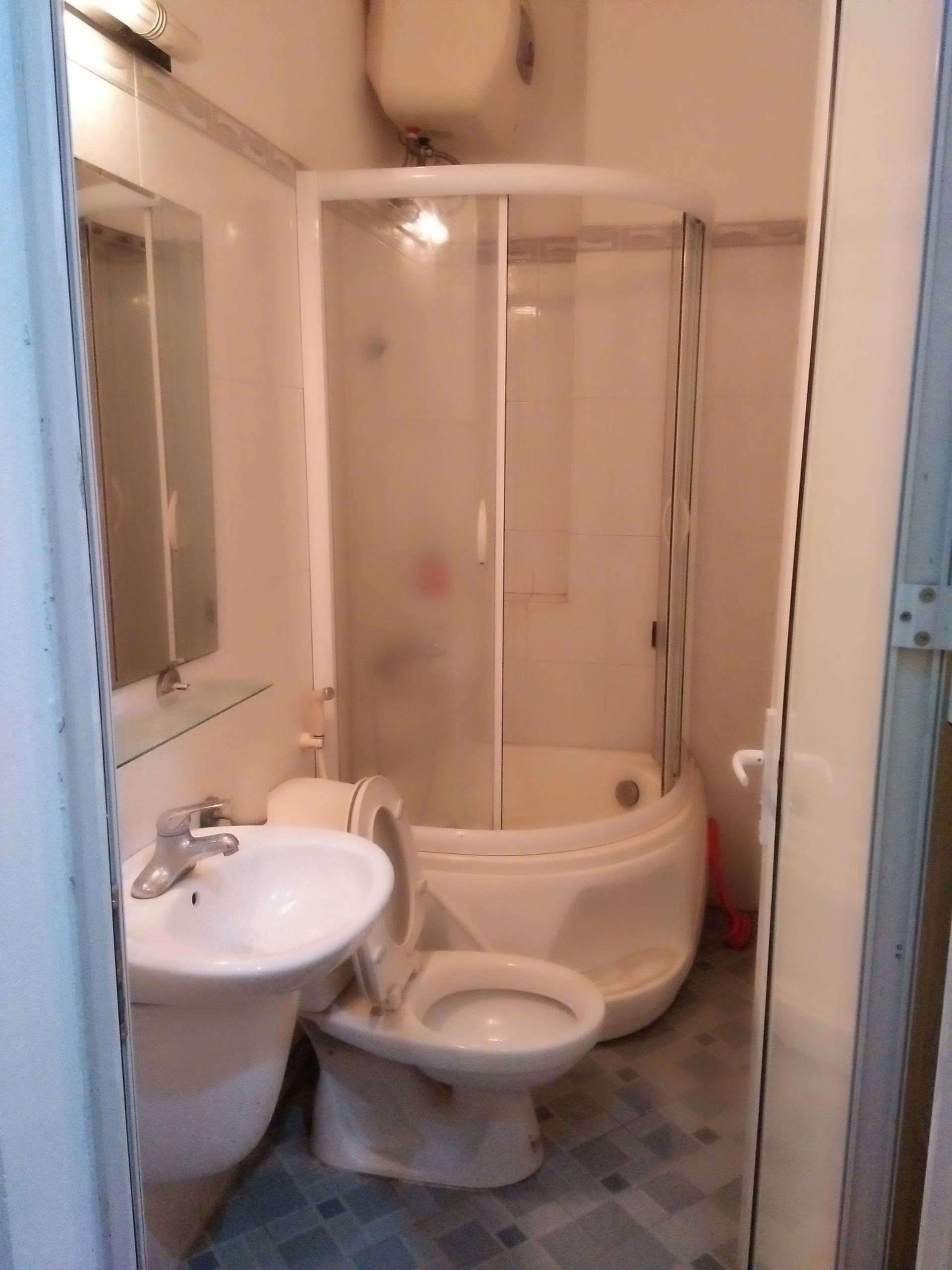 Cho thuê phòng ở tại ngõ 105 đường Láng Hạ - gần cầu vượt Lê Văn Lương và Yên Lãng- ở - Ảnh 2