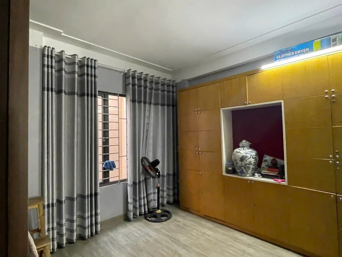 Bán nhà Ỷ La, Hà Đông 34mx5 tầng, Nhà đẹp, Ô tô đỗ, gần chợ, trường học.. giá 5.9 tỷ. - Ảnh 1