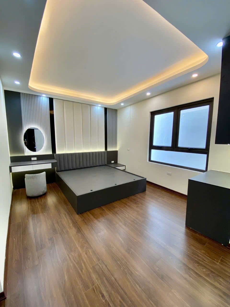 BÁN NHÀ ĐẸP BỒ ĐỀ - LONG BIÊN - 2 THOÁNH VĨNH VIỄN -  XE OTO ĐỖ CÁCH NHÀ 10m  - THANG MÁY - GẦN HỒ - Ảnh 1