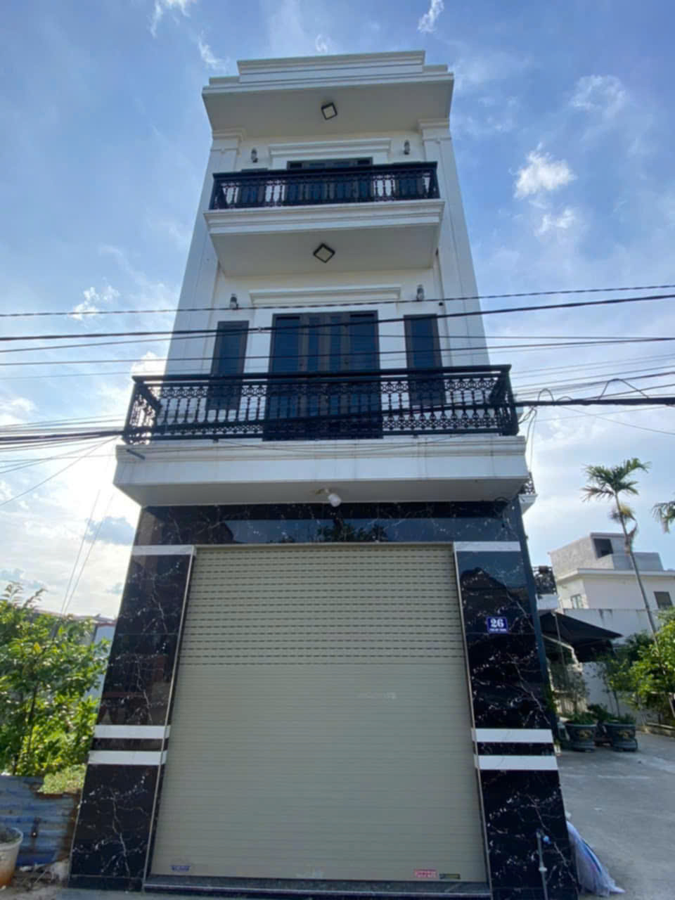 NHÀ 3 TẦNG - XÂY ĐỘC LẬP - MẶT ĐƯỜNG NHỰA - KINH DOANH TỐT - TẠI ĐỒNG HOÀ - Ảnh chính