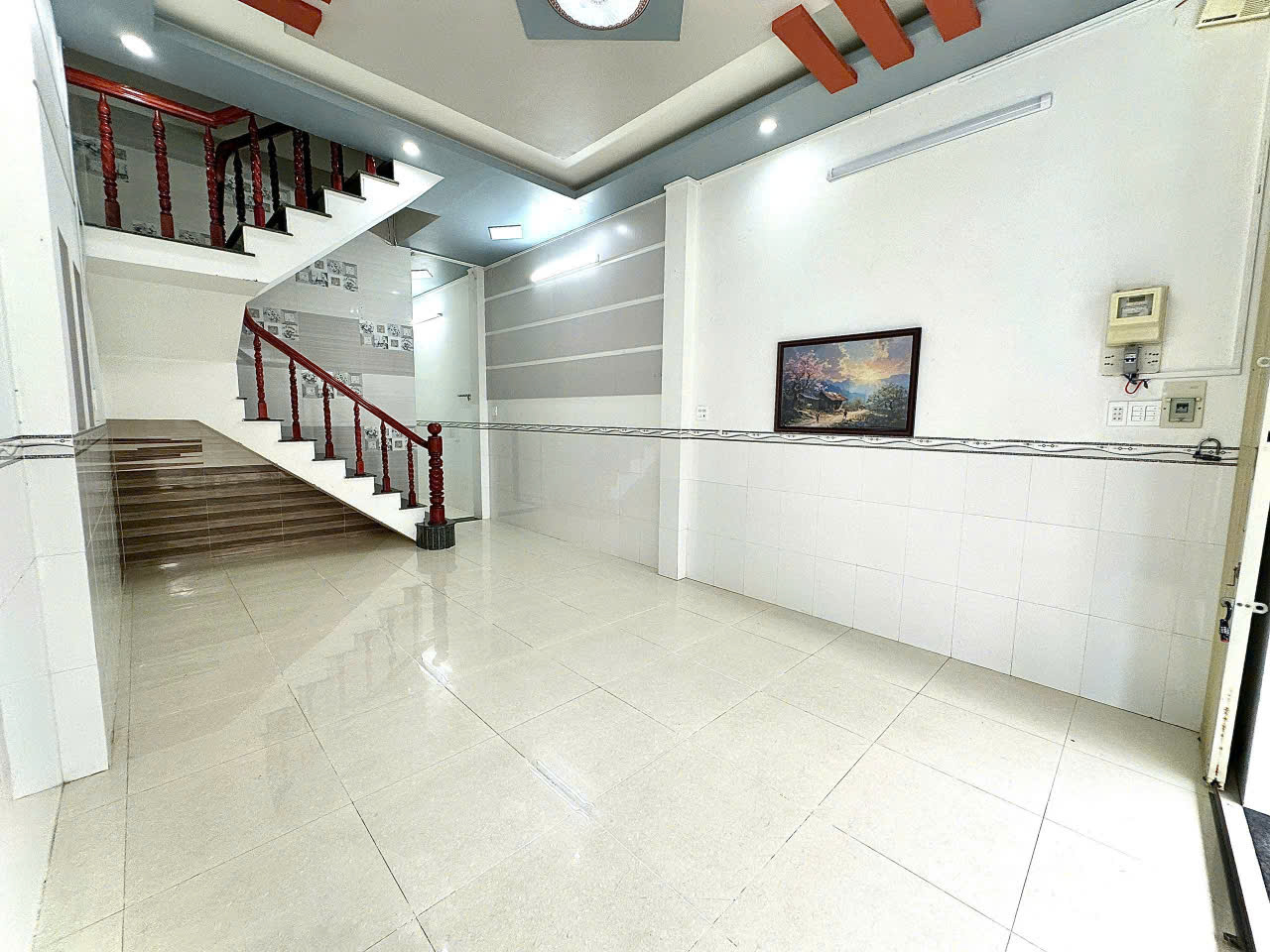 Nhà 10 triệu 4 phòng ngủ gần trường Đại học Y Dược - Ảnh 1