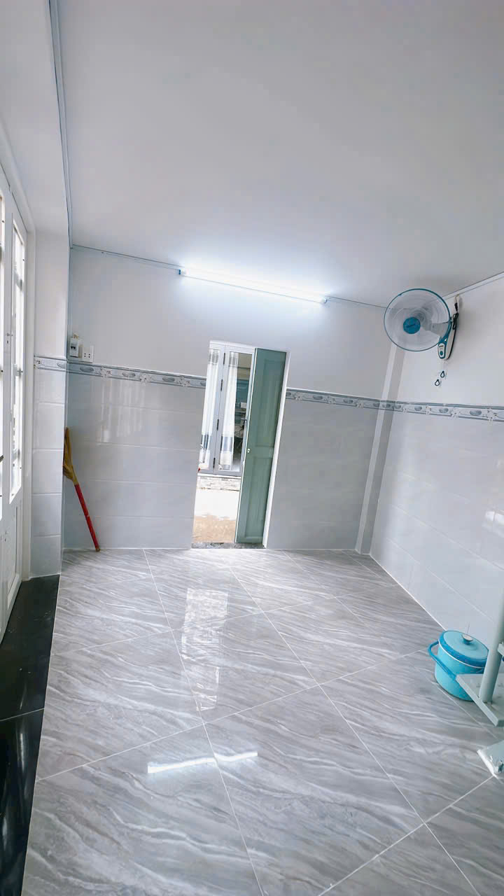 SÁT MẶT TIỀN XE HƠI <br>CÓ 2 TỶ <br>NGANG 4.5 X DTSD 22 M2 - Ảnh 1