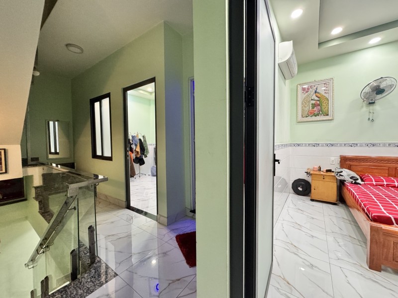 Bán nhà 3 tầng hẻm Số 8 Linh Xuân, Thủ Đức. 54m2, 4 PN, SH, 4.6 tỷ. LH: 0933125879 - Ảnh 2