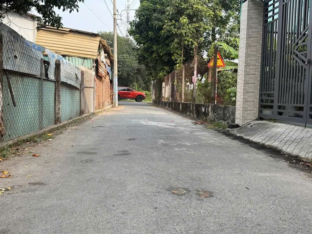 bán nhà lầu mới tinh, đường nhựa xe hơi thông, 3p ngủ, sân 2 xe hơi,... Phú Hòa, Tp Thủ Dầu Một cũ - Ảnh 8
