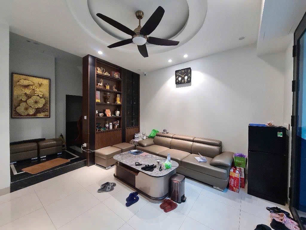 ĐÊ LA THÀNH 42M-15,5 TỶ-Ô TÔ QUA NHÀ,NGÕ THÔNG,KINH DOANH,THANG MÁY,20M RA PHỐ - Ảnh 3
