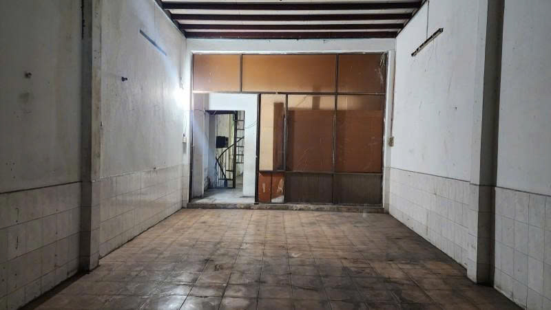 Bán nhà Mặt tiền Lạc Long Quân - chợ Vải Tân Bình, 5,2x27m, 2 Tầng cũ, tiện xây, 20,9 tỷ - Ảnh 1