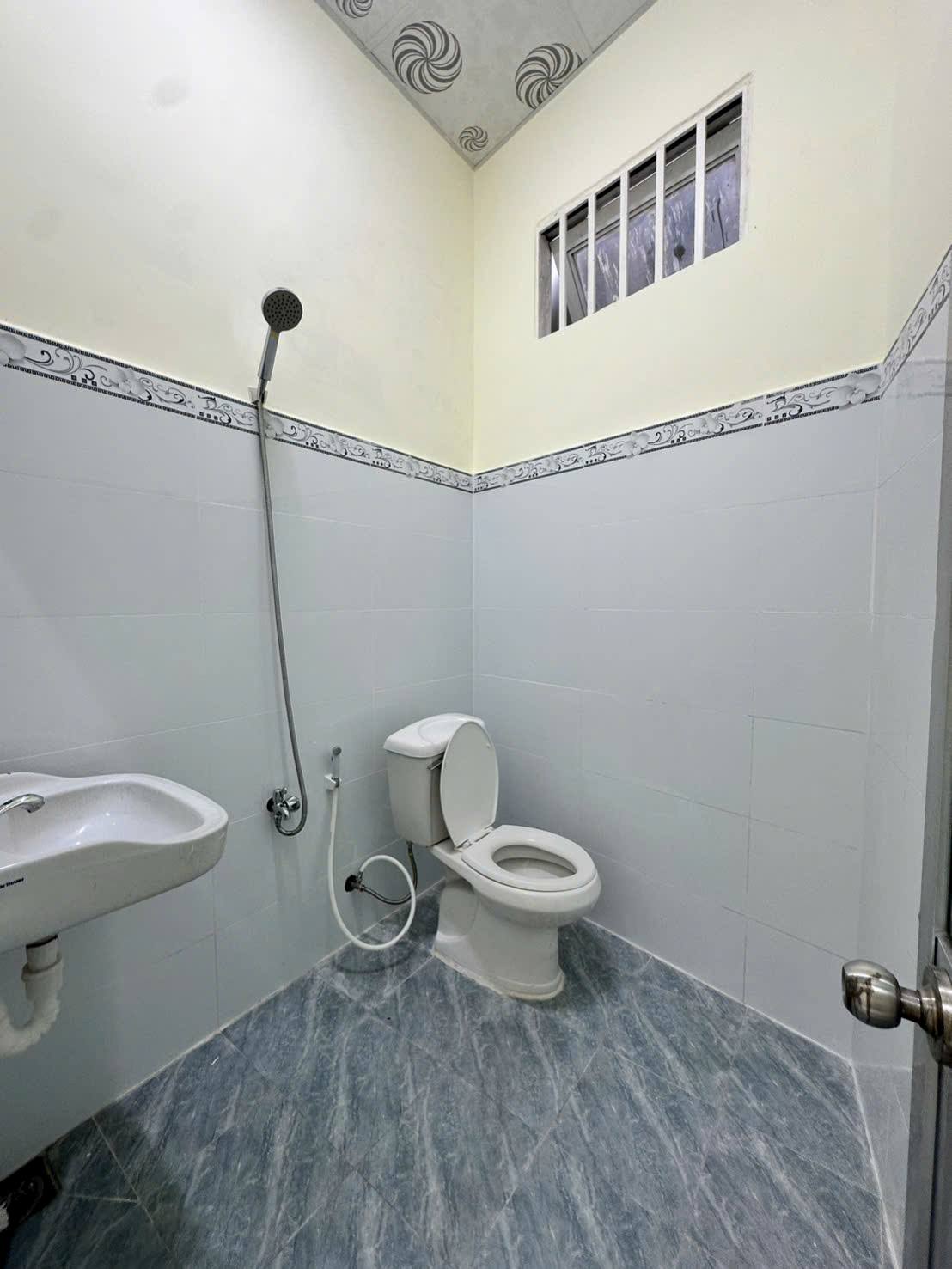 bán 1 căn nhà giá rẻ, vị trí lại hiếm có, gần ngay ngã 6 chùa Bà Bình Dương, chợ TDM, chợ cây Dừa - Ảnh chính