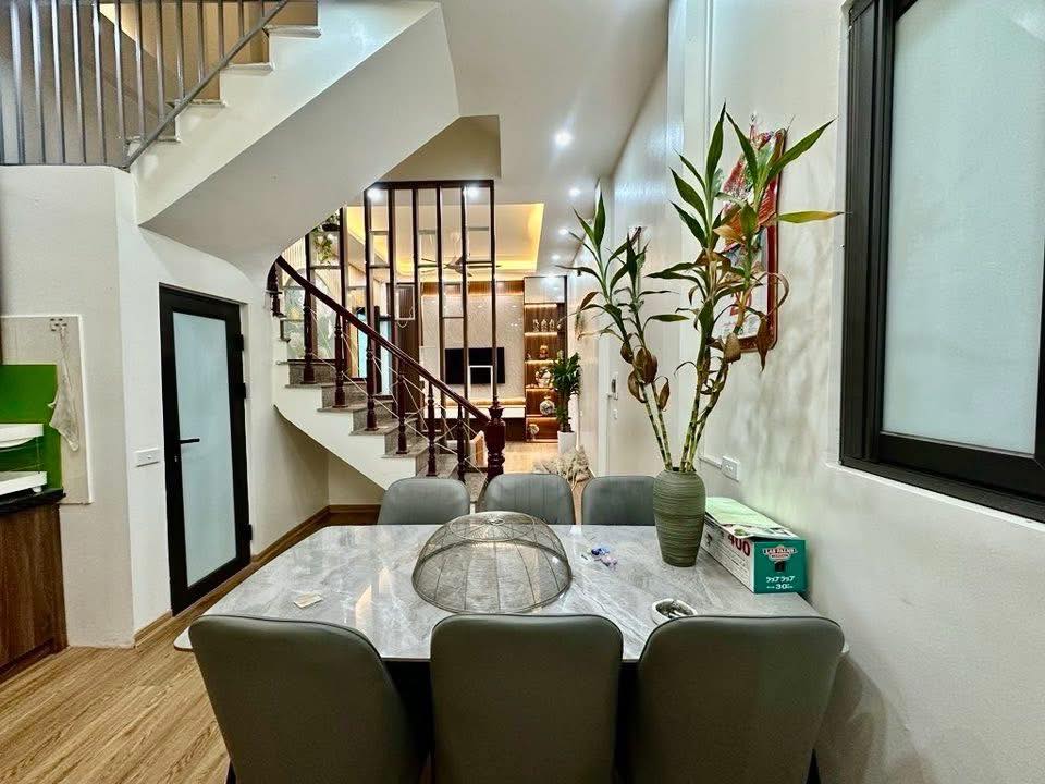 🔥 BÁN NHÀ PHỐ MỸ ĐÌNH – 40M², 5 TẦNG ĐẸP KHÔNG TỲ VẾT – NHÀ DÂN XÂY, NGÕ 3 GÁC – Ở NGAY, GIÁ 8 TỶ - Ảnh chính