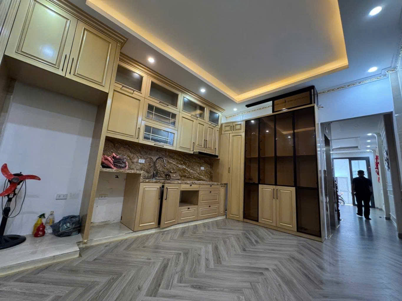 CHỦ NỢ NGÂN HÀNG CẦN TIỀN GẤP – GIẢM GIÁ SỐC 500 TRIỆU S.IÊU PHẨM 6 TẦNG - Ảnh 2