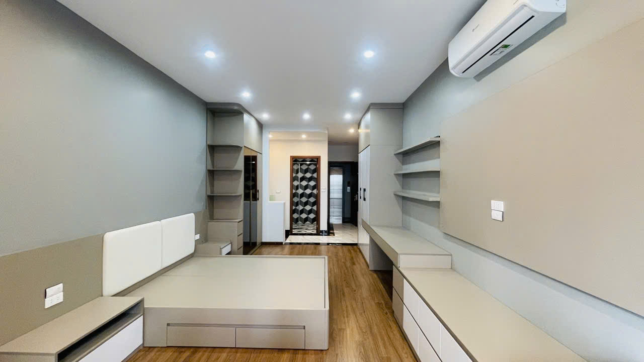 CẦN BÁN GẤP NHÀ BỒ ĐỀ – 5 TẦNG THANG MÁY – FULL NỘI THẤT LUXURY<br>Bồ Đề 53m², MT 3.8m, 5T, giá 12.5 - Ảnh 1
