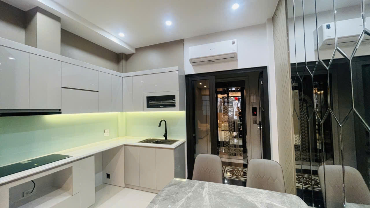 CẦN BÁN GẤP NHÀ BỒ ĐỀ – 5 TẦNG THANG MÁY – FULL NỘI THẤT LUXURY<br>Bồ Đề 53m², MT 3.8m, 5T, giá 12.5 - Ảnh 2