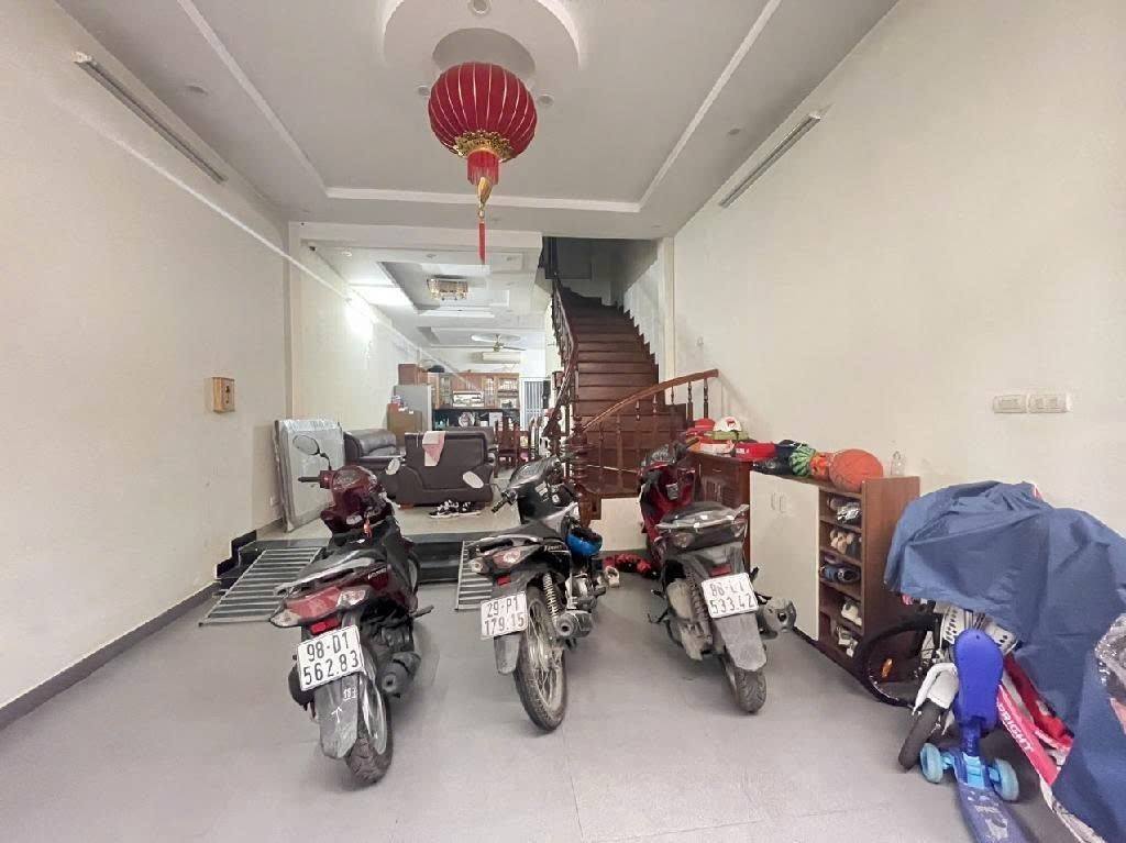 cần bán NHÀ đổi sang chung cư - Trung tâm làng Phú Diễn - 20.2 tỷ- 215m2 - có dòng tiền - Ảnh 2