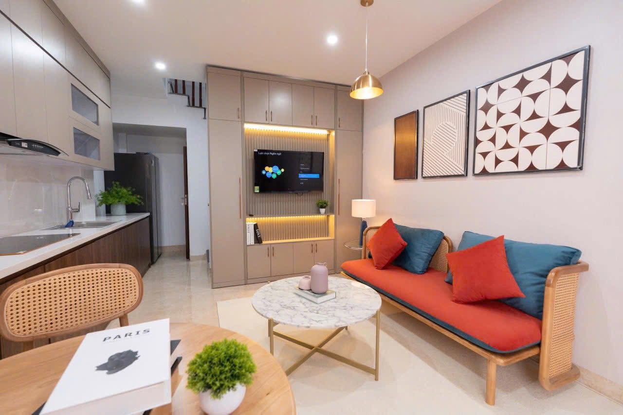 GẤP. SIÊU PHẨM 7 TỶ PHỐ SÀI ĐỒNG, 5 TẦNG, HÀNG XÓM VINHOME RIVERSIDE - Ô TÔ CẠNH NHÀ - Ảnh 1