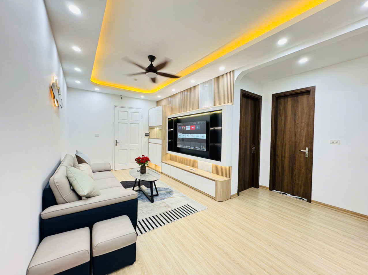 Bán căn hộ tầng 15 chung cư HH4 Linh Đàm, 67m2, view sân chung, 3 tỷ 180tr - Ảnh chính
