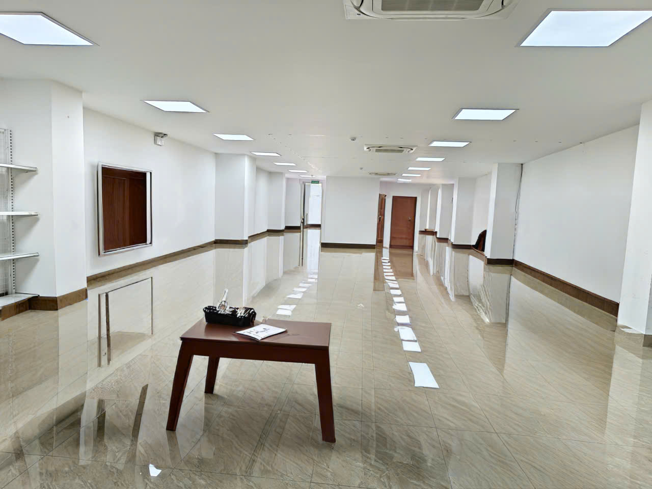 Tòa nhà văn phòng bên mình còn các sàn trống làm văn phòng 150m² giá 20triệu/th - Ảnh 3