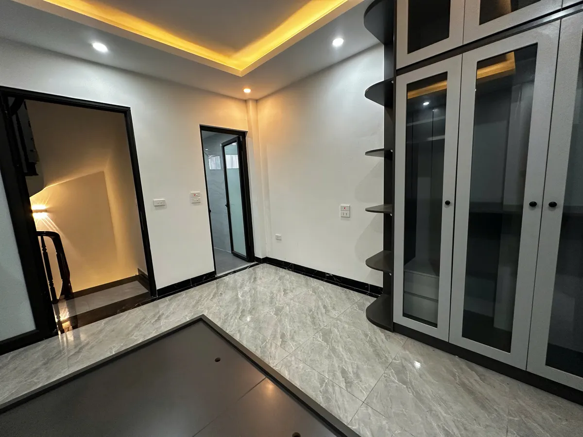 NHÀ MỚI Phố Thanh Am 30m2 5 tầng mặt tiền 4m  5.85 tỷ Long Biên Hà Nội. - Ảnh chính