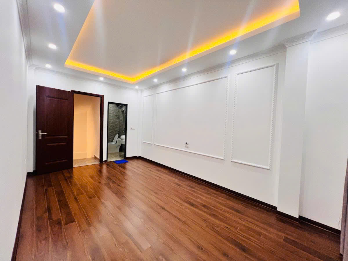 NHÀ MỚI LÁNG HẠ KÍNH KONG - THIẾT KẾ HIỆN ĐẠI 30m2 5 tầng mặt tiền 3.2m Giá 7.98 tỷ - Ảnh 4
