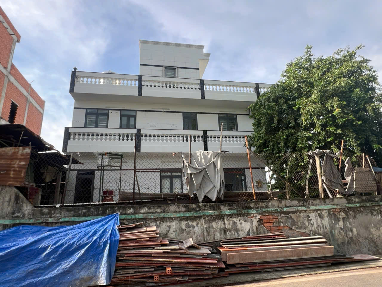 BÁN ĐẤT DT: 942,9M2, TẶNG NHÀ 2 TẦNG GIÁ TỐT MẶT TIỀN ĐƯỜNG SỐ 4 ẤP CHÁNH– TÂN XUÂN, HÓC MÔN - Ảnh chính