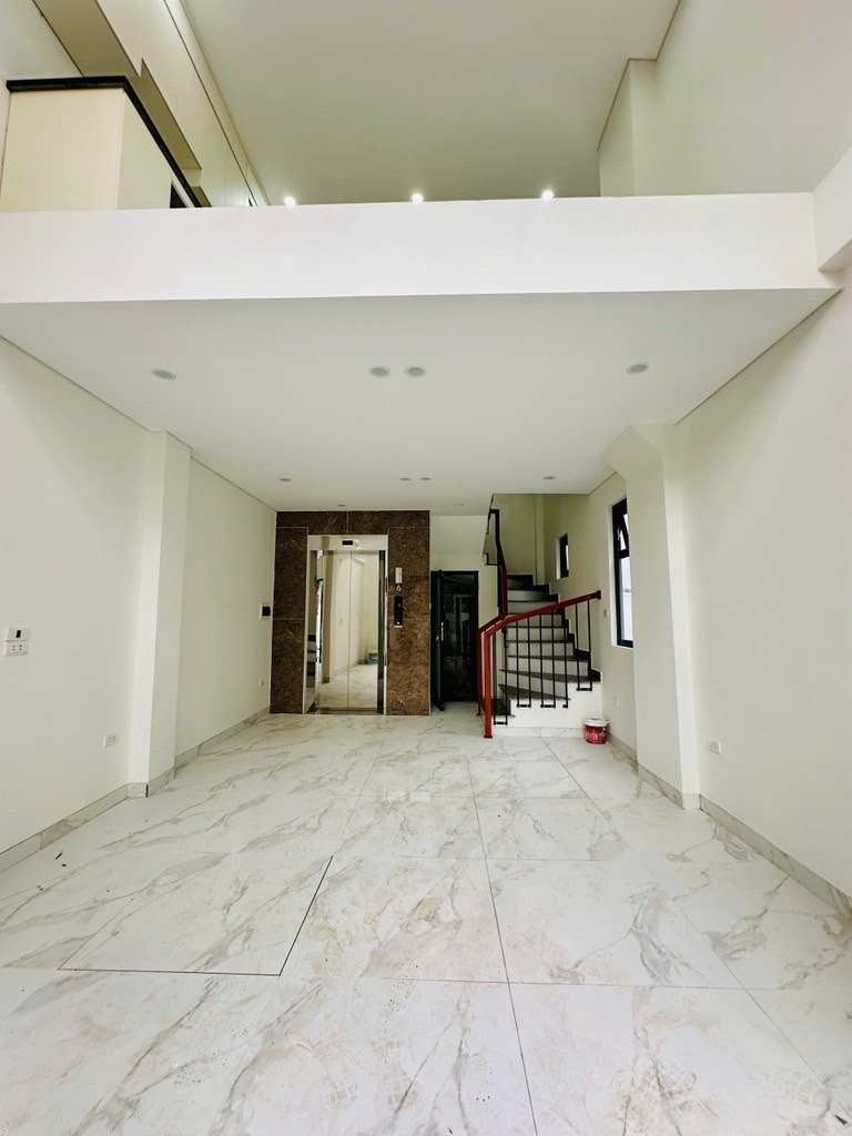 *** (SÀI ĐỒNG) NHÀ MỚI XÂY 6 TẦNG- THANG MÁY - NGÕ THÔNG- CỰC THOÁNG-Ở SƯỚNG. <br> Diện tích 40m chỉ - Ảnh 1