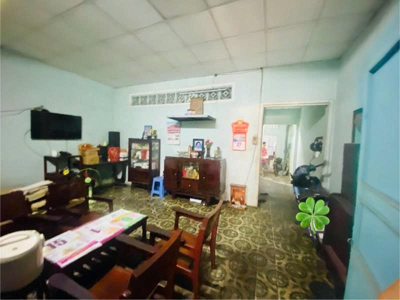 Bán nhà Mặt tiền Phạm Văn Bạch, Tân Bình, 6,2x17m, nở hậu đều 9,3m, 2 tầng cũ, 14,8 tỷ. - Ảnh 1