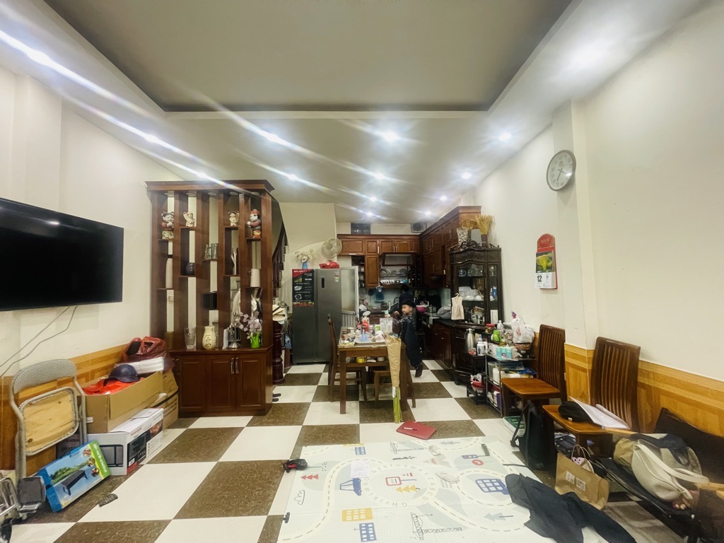 Bán nhà riêng Xuân Thủy, gần ô tô, 40m2 - 4,6M, 10 tỷ - Ảnh chính