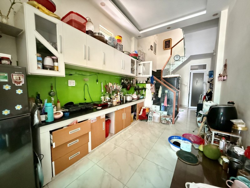 # Nhà Góc 2 mặt Kiệt Ô tô Thẳng 50m ra MT Núi Thành, 76m2, 3 mê, 4.x tỷ - Ảnh chính