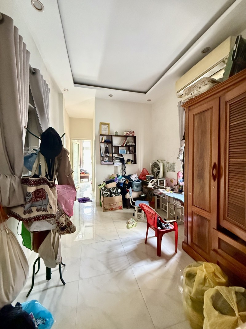 # Nhà Góc 2 mặt Kiệt Ô tô Thẳng 50m ra MT Núi Thành, 76m2, 3 mê, 4.x tỷ - Ảnh 4
