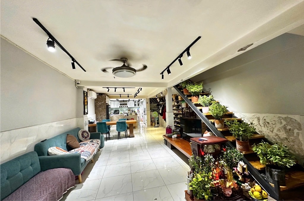 BÁN NHÀ 3 TẦNG, 72M2, NGÕ BẾN VÂN ĐỒN, QUẬN 4 - GIÁ 11.2 TỶ - SỔ HỒNG CHÍNH CHỦ - Ảnh 2