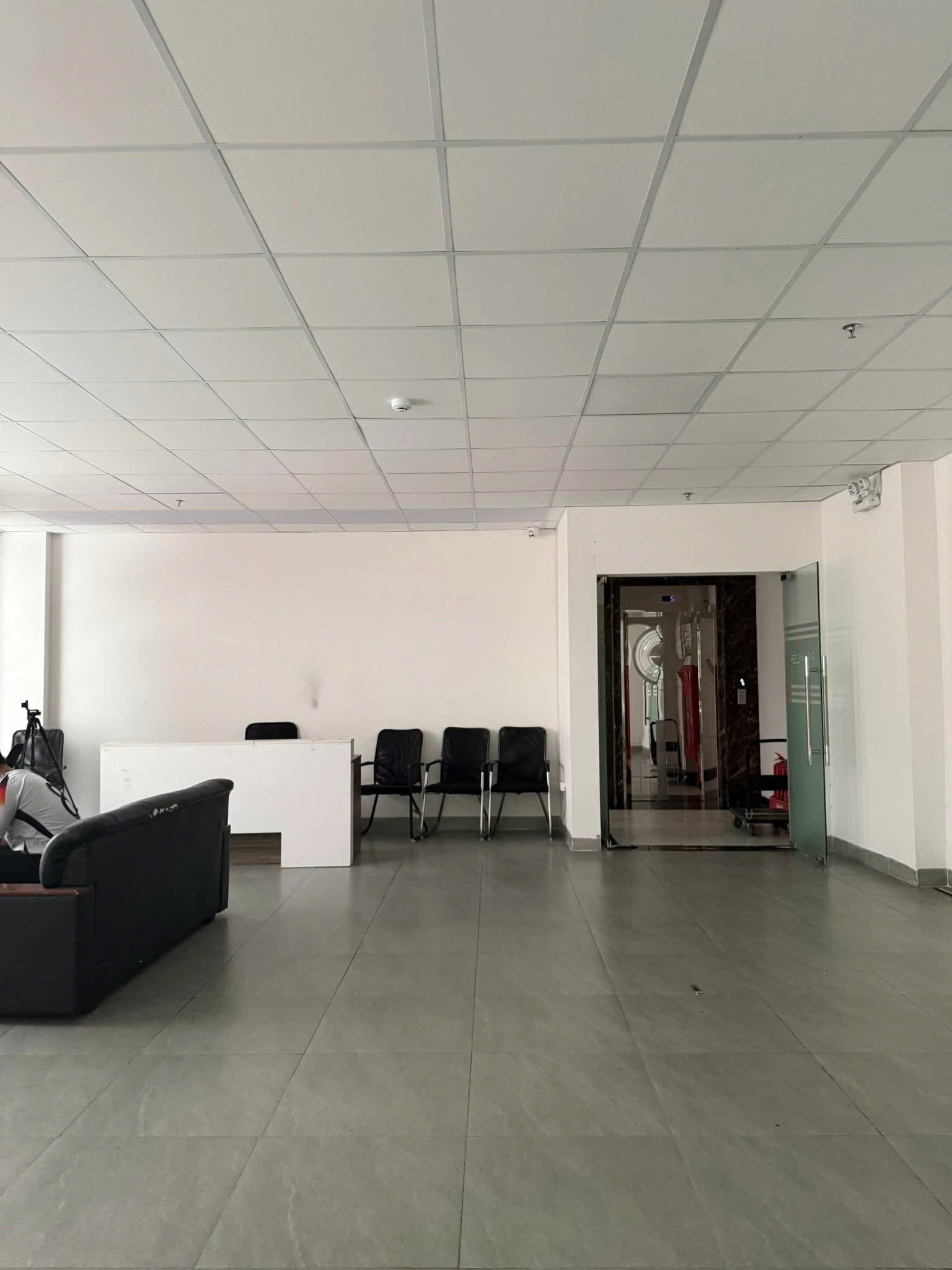 BÁN TOÀ NHÀ PHỐ DƯƠNG KHUÊ, CẦU GIẤY - LÔ GÓC 180M x 10T CÓ HẦM - DÒNG TIỀN 250TR/TH - GIÁ 95 TỶ - Ảnh 1