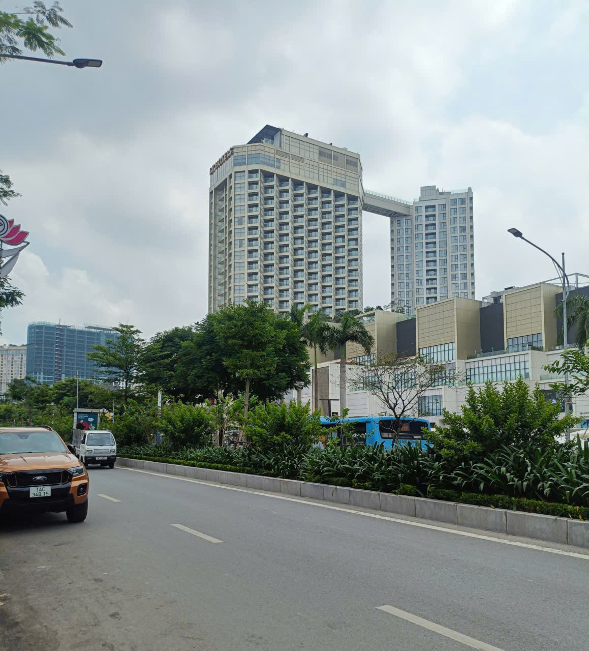 Hiếm, Vỉa hè KD, ô tô tránh, 2 thoáng, Phú Thượng 92.5m2 Đất, giá 25,5 tỷ - Ảnh 2