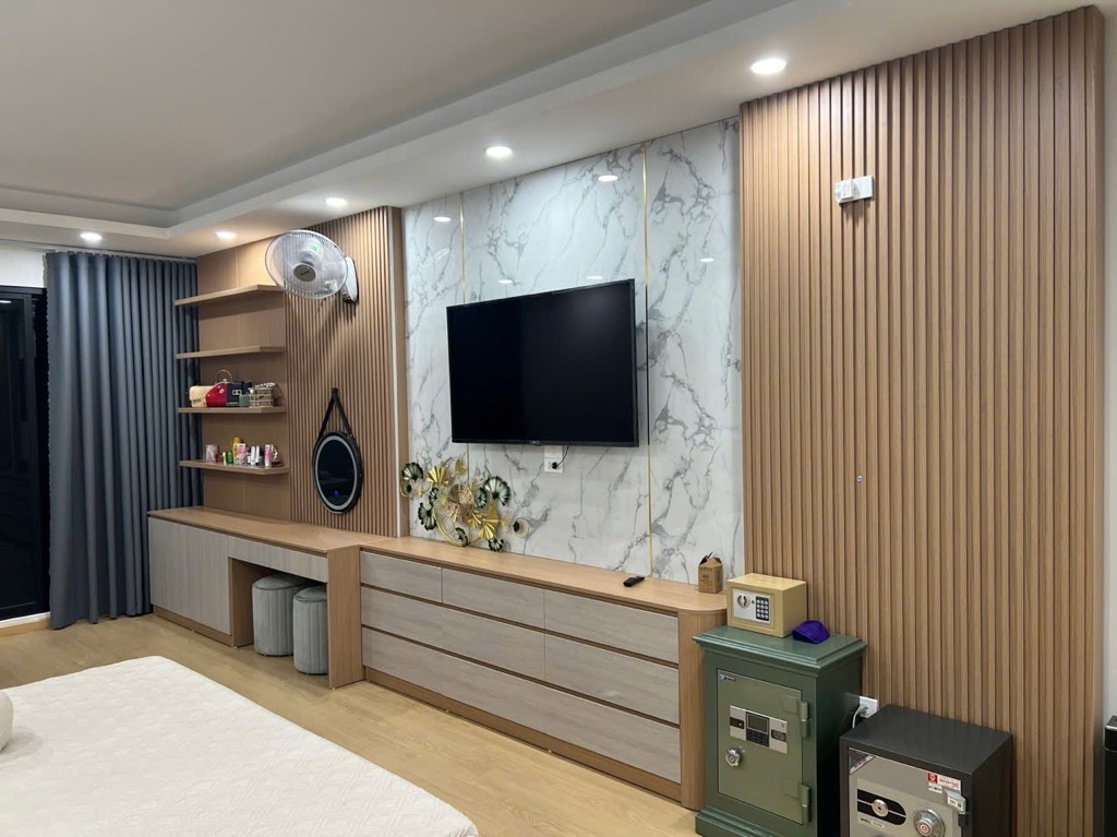 BÁN NHÀ 7 TẦNG THANG MÁY TẠI CỔ LINH ,GẦN CHỢ - NƠI BẮT ĐẦU BỮA CƠM HẠNH PHÚC - Ảnh 1