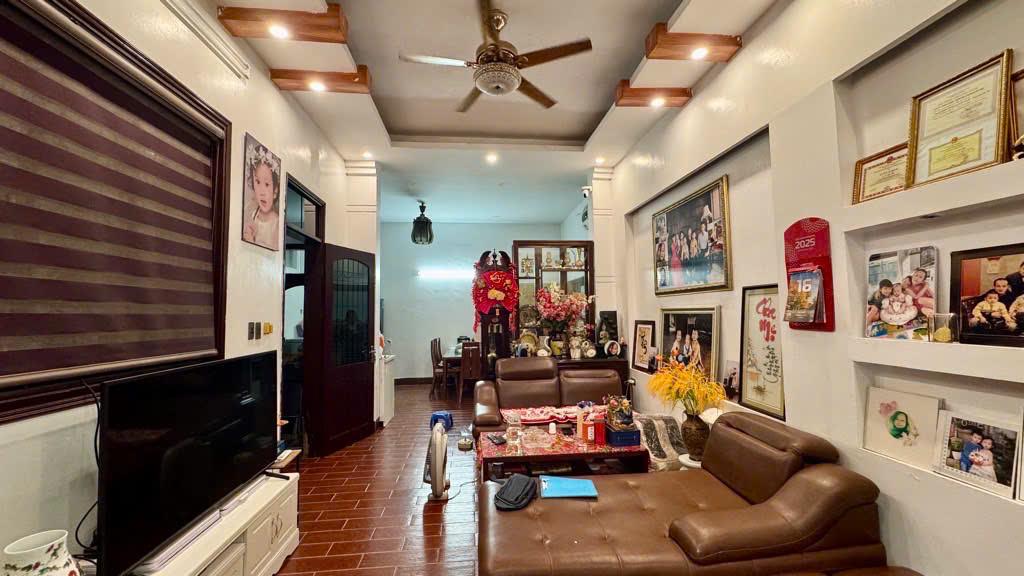 BÁN NHÀ DÂN XÂY 3 THOÁNG, NỞ HẬU PHỐ NGUYỄN SƠN 85M, 4T, MT7M, GARA, Ô TÔ THÔNG, TRÁNH. - Ảnh 2