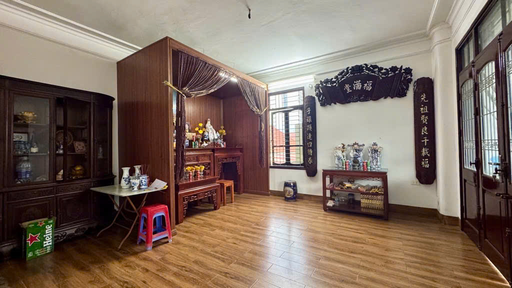 BÁN NHÀ DÂN XÂY 3 THOÁNG, NỞ HẬU HỘ KHẨU GIA THỤY 85M, 4T, MT7M, GARA, Ô TÔ THÔNG, TRÁNH. - Ảnh 3