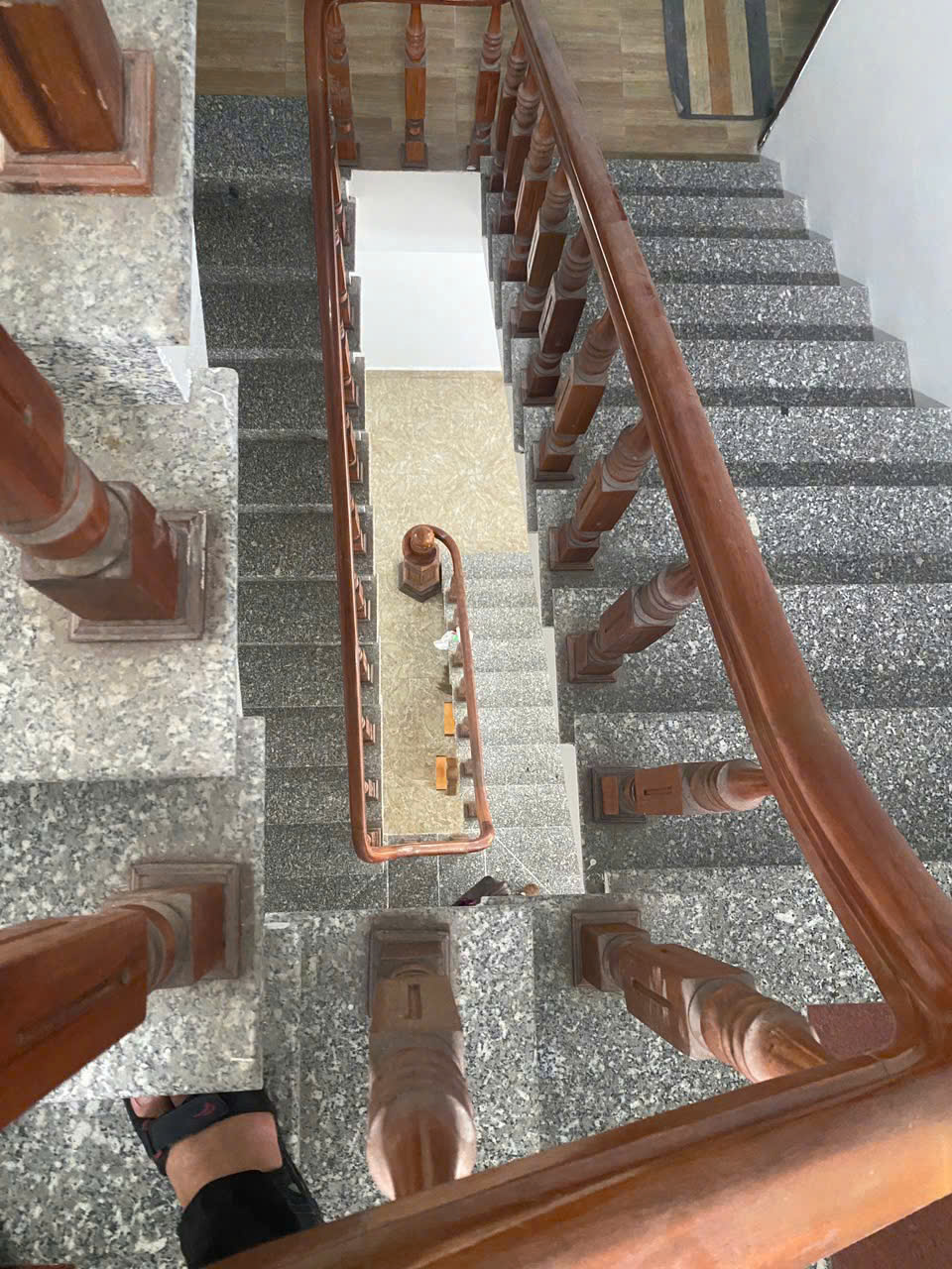 bán nhà 4 tầng trung tâm trần hưng đạo ngay gần cf cộng, đường oto thông rộng, 65m2 - Ảnh chính