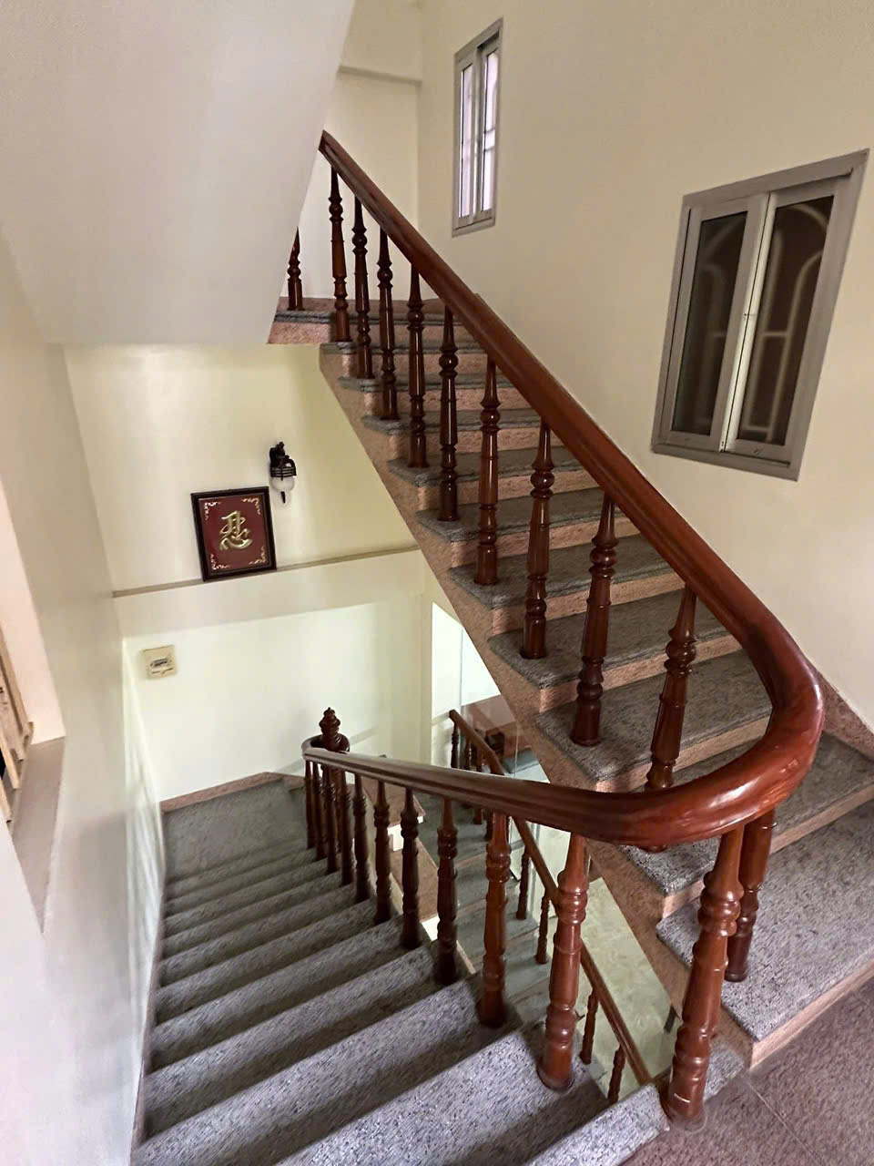 bán nhà góc thoáng khu đô thị trần hưng đạo, diện tích cực rộng gần 100m2 mà giá cực êm. - Ảnh 3