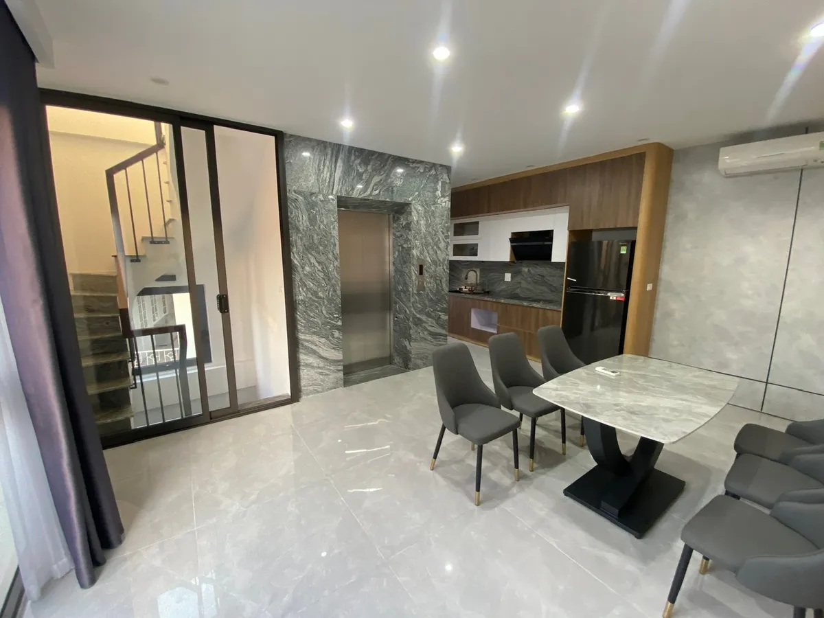 NHÀ MƯỚI FULL NỘI THẤT Ngọc Lâm 36/70 m2 X 6 Tầng X 10.05 Tỷ Long Biên Hà Nội. - Ảnh chính