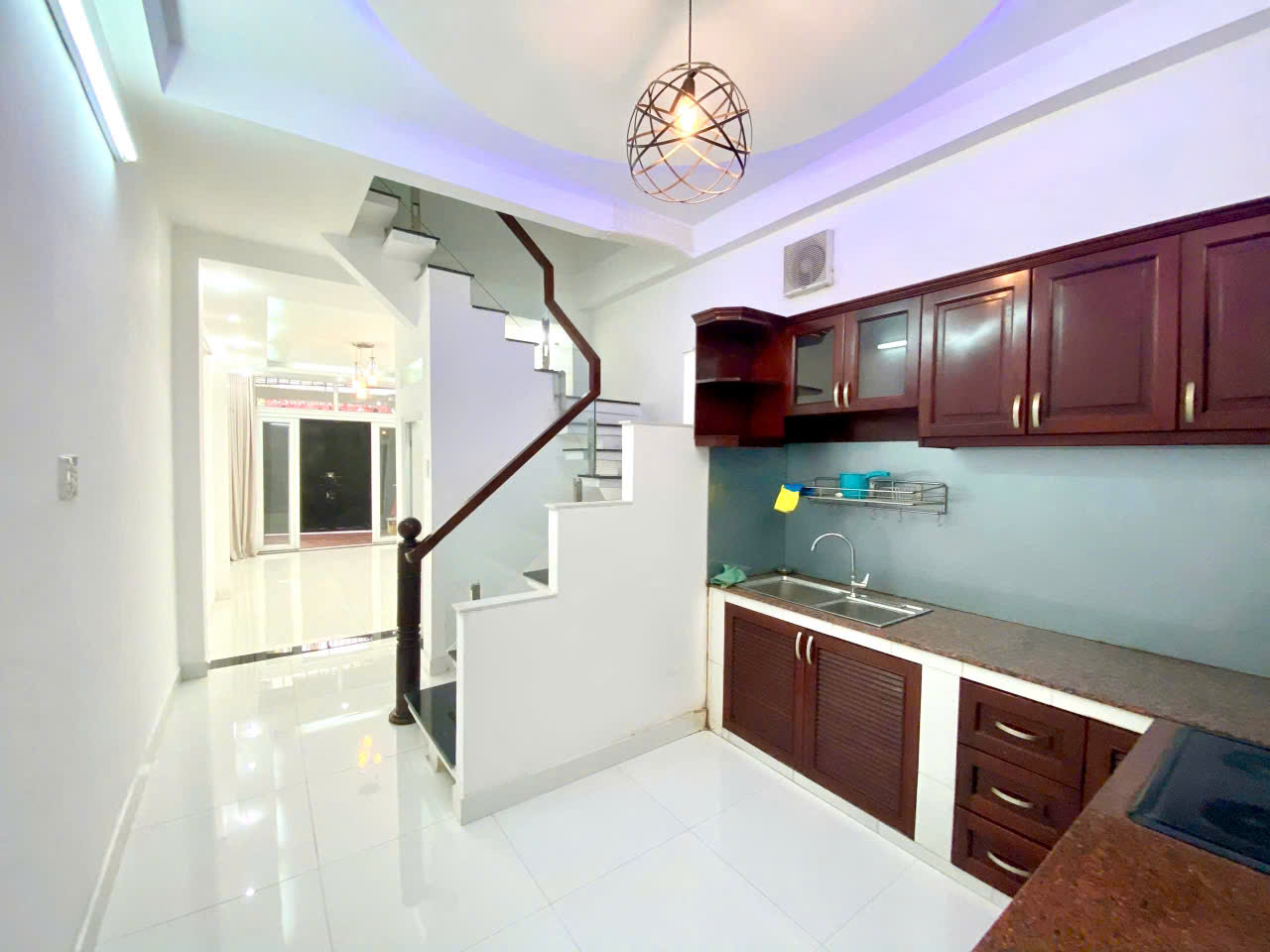 22 Triệu: nguyên căn XE HƠI TRONG NHÀ- Hoàng Hoa Thám- 3 Tầng 4 Phòng- Bếp & 4 Máy Lạnh. 0933910039 - Ảnh 4