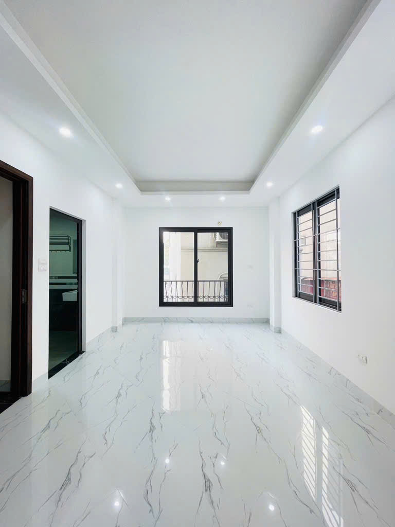 Cần Bán Nhà Lĩnh Nam Xây Mới 32M 5 Tầng 4 Phòng Giá 4.93 Tỷ Sổ Đỏ Riêng - Ảnh 2