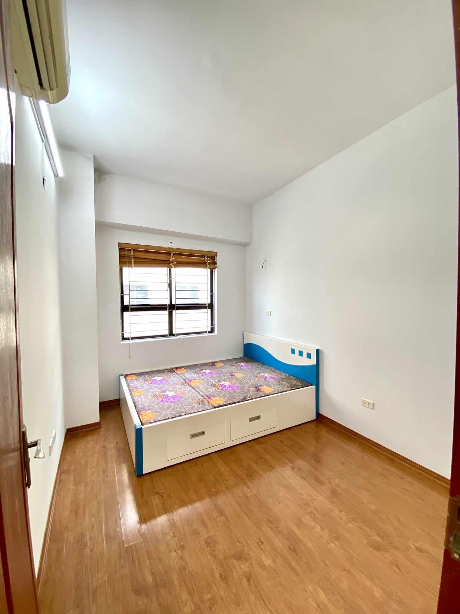 Nhỉnh 3 tỷ có ngay CH 3 ngủ siêu đẹp ở Linh Đàm view hồ, full nội thất, cực hiếm nhà bán - Ảnh 2