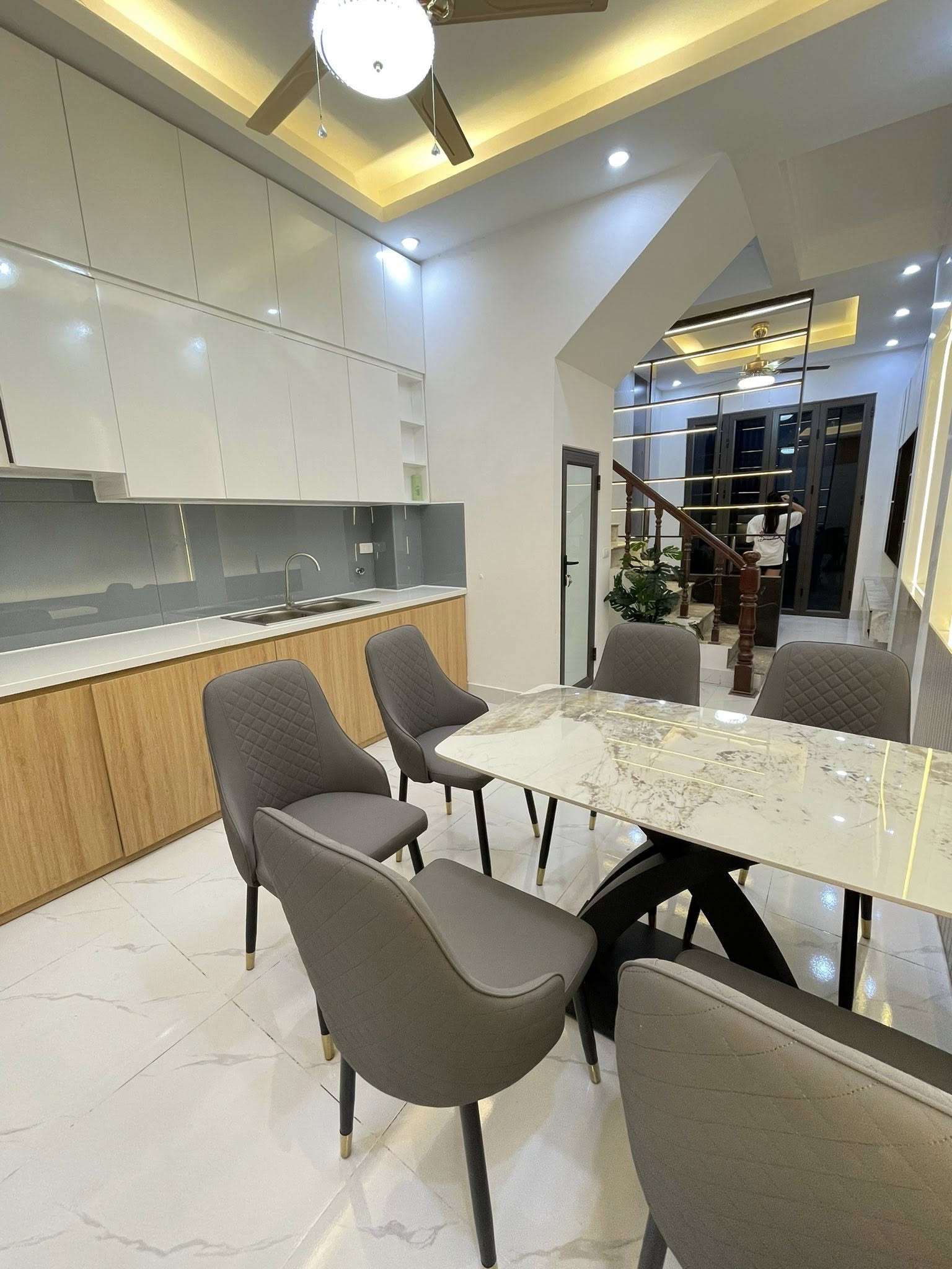 Bán nhà Đào Tấn 35m 4 Tầng Ngõ thông, kinh doanh giá 6.9 tỷ - Ảnh 2